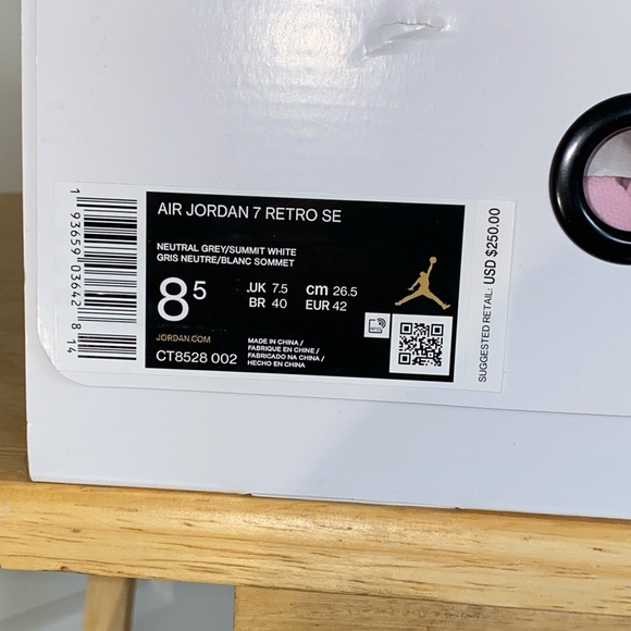 Retro 7 Air Jordan Hare 2.0 - Michael Jordan Bugs Bunny shoes. main image 7